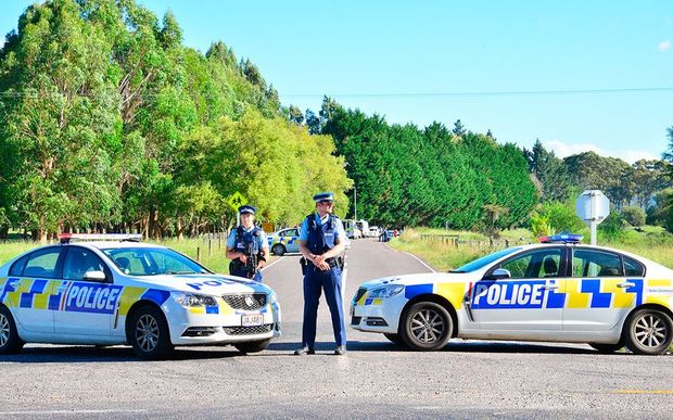 New Zealand gunman shoots and injures 4 police officers